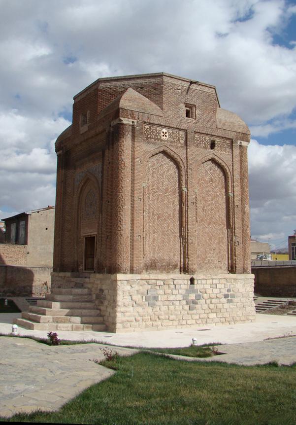 سبک رازی | معماری اسلامی | گنبد سرخ مراغه