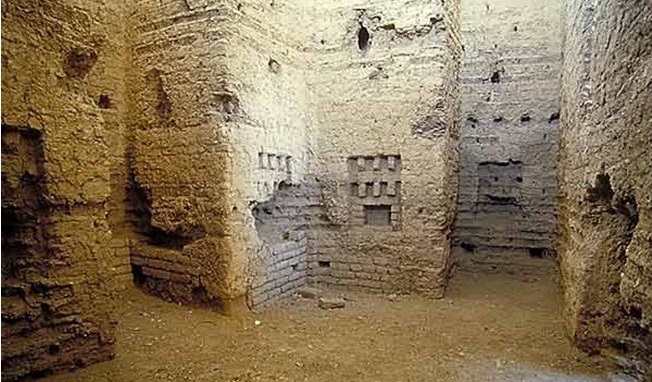 مقابر صخره ای
