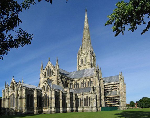 کلیسای سن دنی | کلیسای نوتردام | کلیسای سنت الیزابت | کلیسای فلورانس