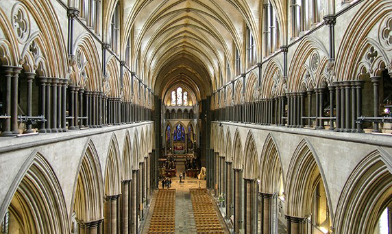 کلیسای سن دنی | کلیسای نوتردام | کلیسای سنت الیزابت | کلیسای فلورانس