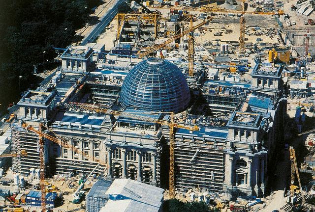 سبک اکو-تک | معماری بعد از مدرن | گنبد شیشه ای رایشتاگ | پارلمان آلمان