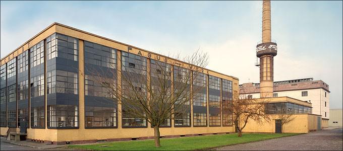 سبک مدرن متعالی | معماری مدرن | کارخانه فاگوس