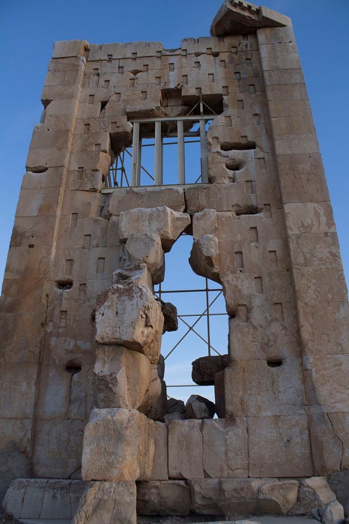 مقبره کمبوجیه (زندان سلیمان)