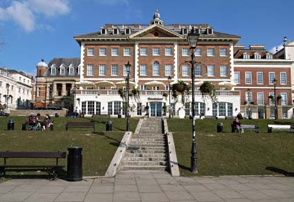 معماری بعد از مدرن | سبک نئوکلاسیک | مجتمع مسکونی ریچموند