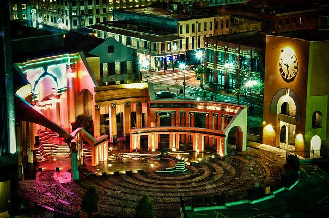 سبک پست مدرن | معماری بعد از مدرن | میدان ایتالیا