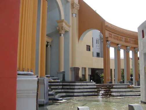 سبک پست مدرن | معماری بعد از مدرن | میدان ایتالیا