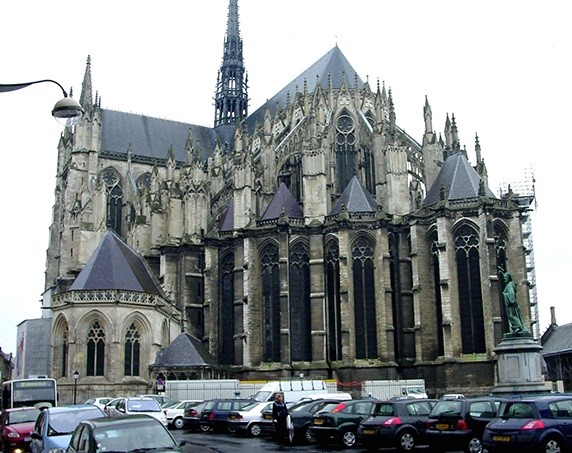 کلیسای سن دنی | کلیسای نوتردام | کلیسای سنت الیزابت | کلیسای فلورانس